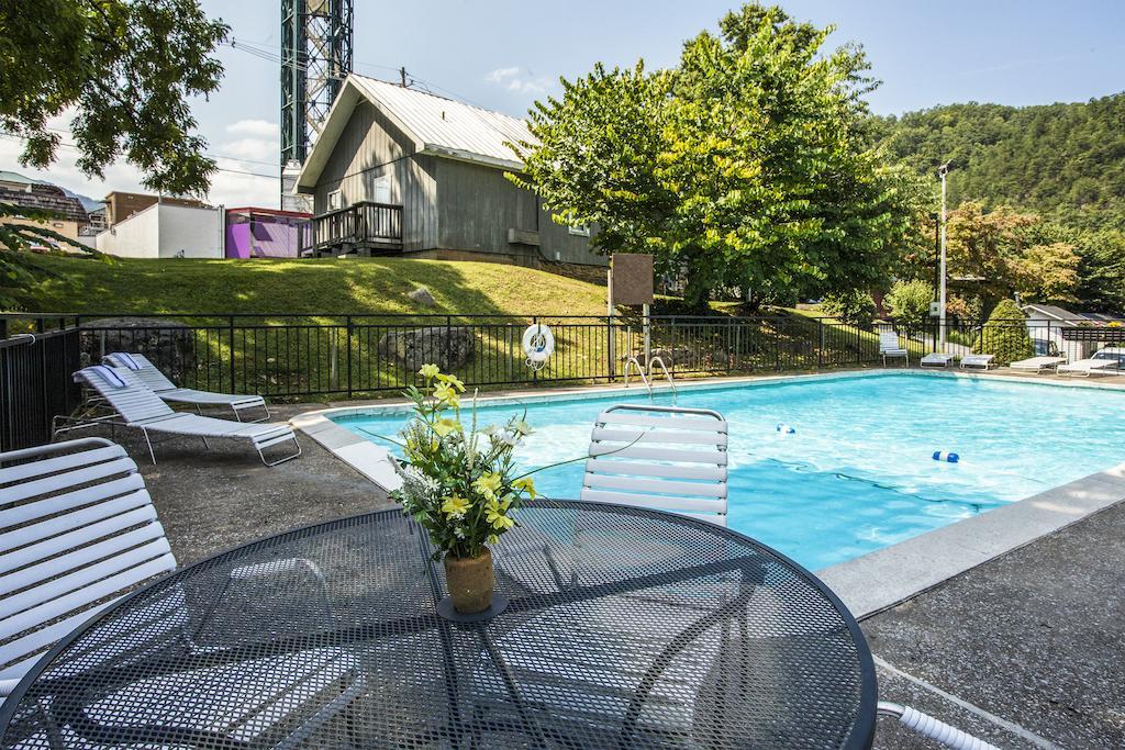 Four Seasons Motor Lodge Gatlinburg Εξωτερικό φωτογραφία